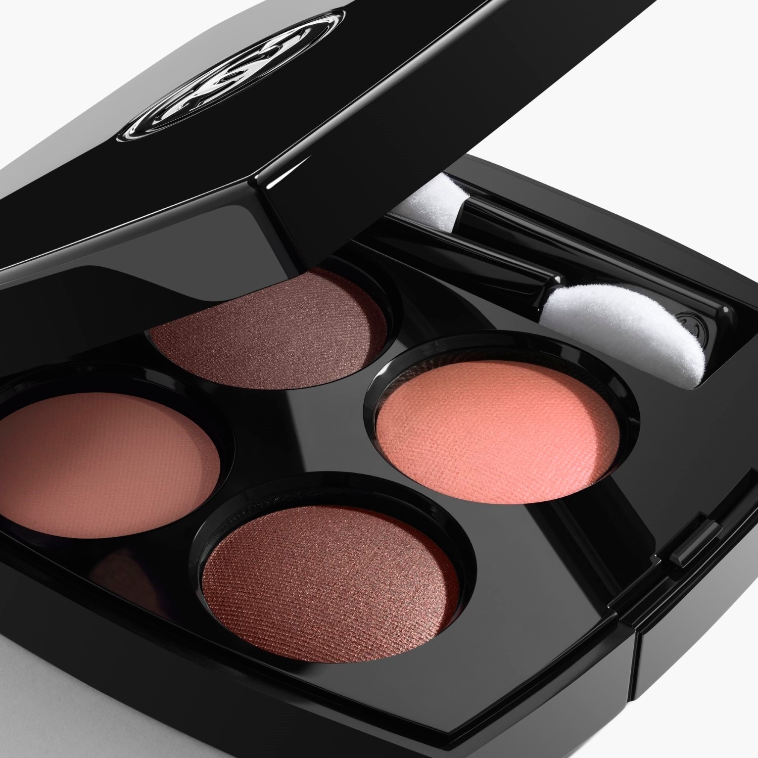 SOMBRAS DE OJOS EFECTOS MÚLTIPLES